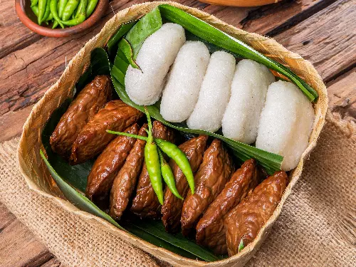 Jadah Tempe Mbah Carik